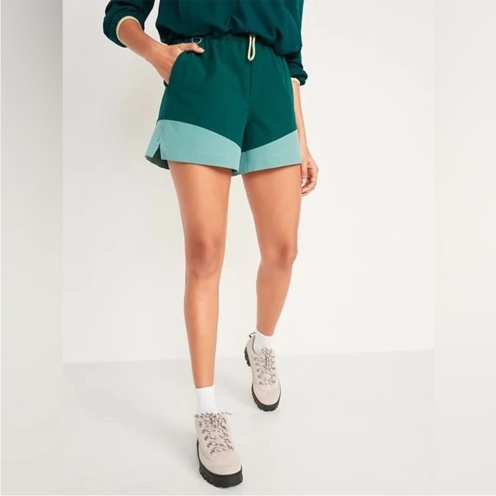 Old Navy Active Shorts Water-resistant Green Color Block Shorts Plus Size 2X